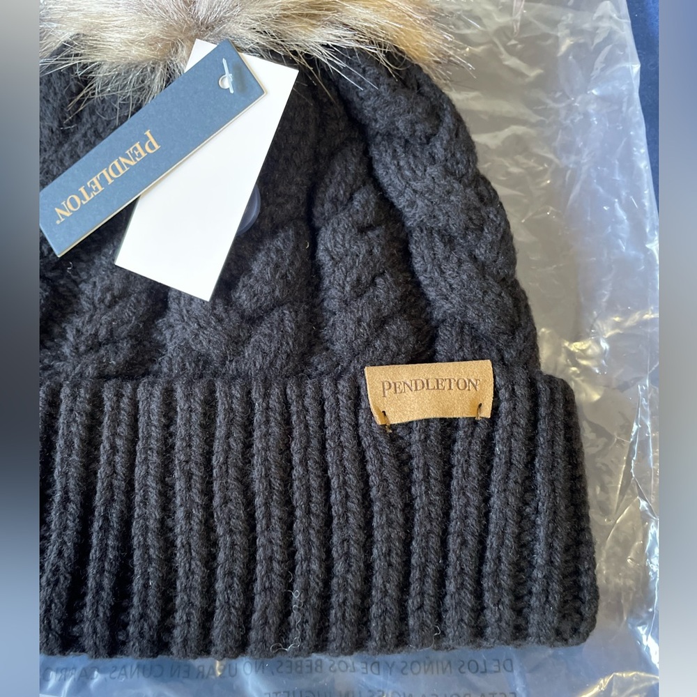 New Pendleton Cable Knit Lambswool Beanie With Fa… - image 3